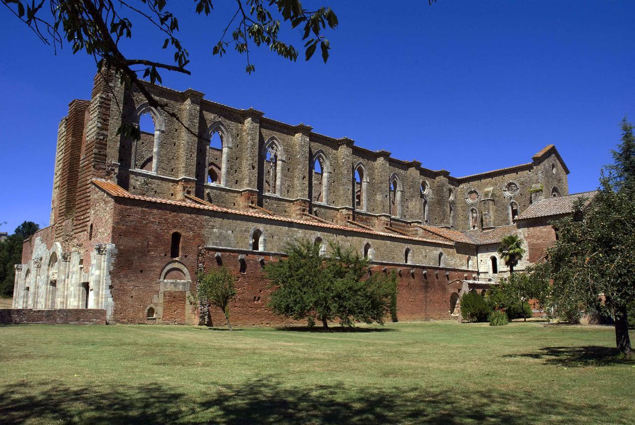 Апарт отель Casale San Galgano Кьюздино Экстерьер фото