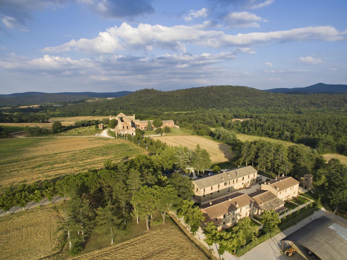 Апарт отель Casale San Galgano Кьюздино Экстерьер фото