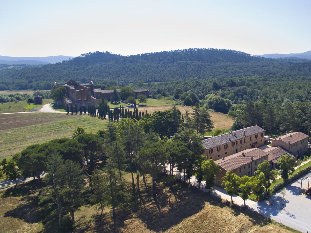 Апарт отель Casale San Galgano Кьюздино Экстерьер фото